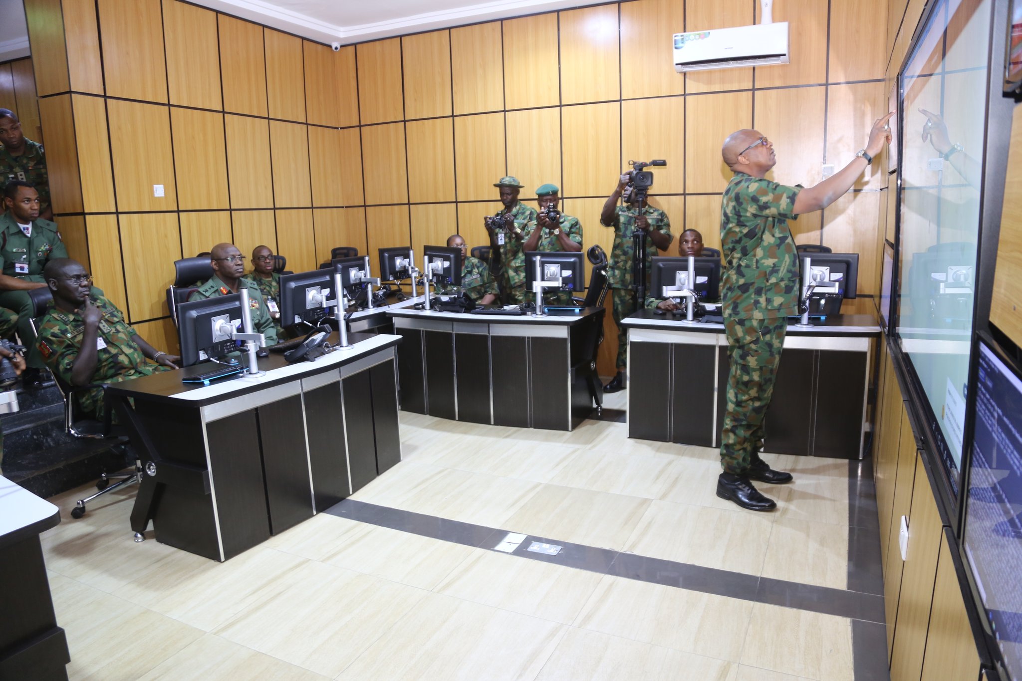 Nigeria : la NITDA pousse l’armée à développer une infrastructure numérique souveraine pour garder le contrôle de ses technologies et de ses données